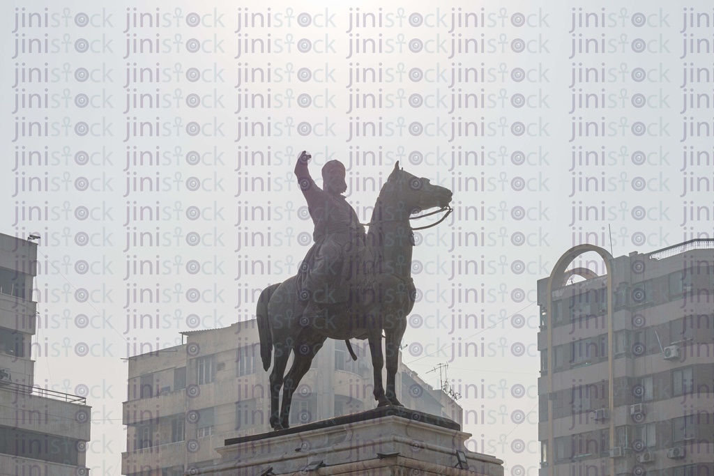 silhouette effect of the sun on a statue of Ibrahim basha statue