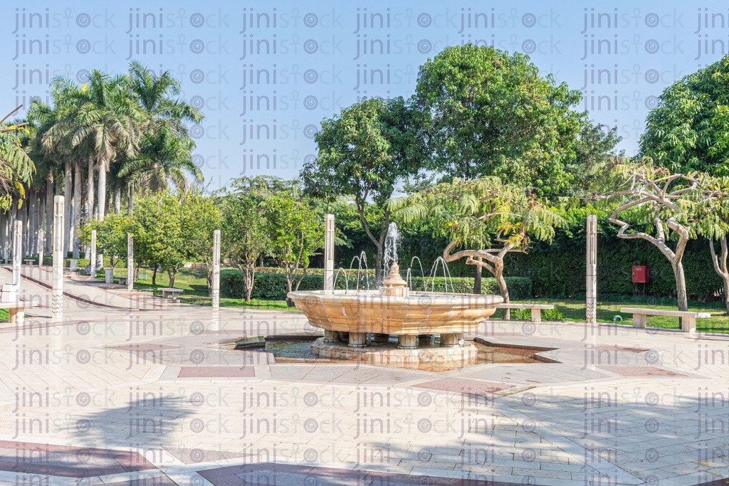 fountain in the middle of Azhar garden