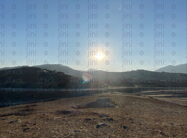 sini mountains and desert sun raise