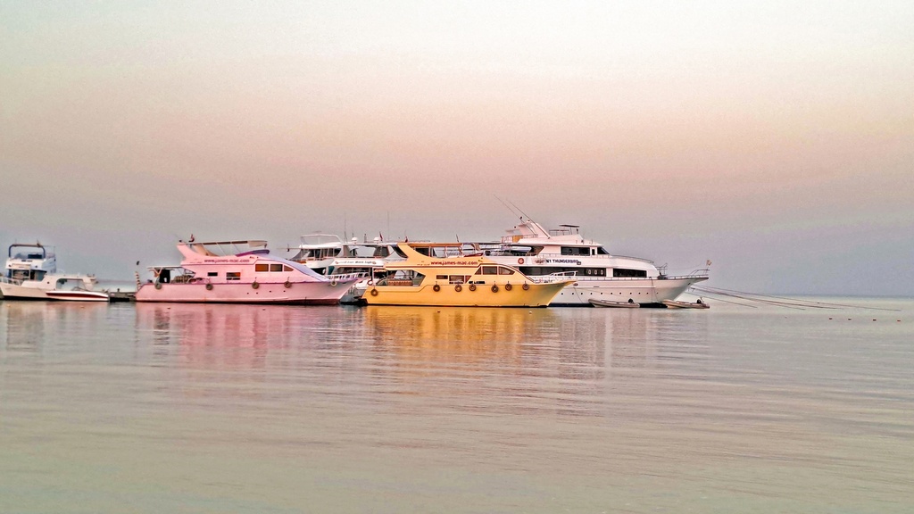 يخوت فى البحر .. boats in the red sea in Hurghada