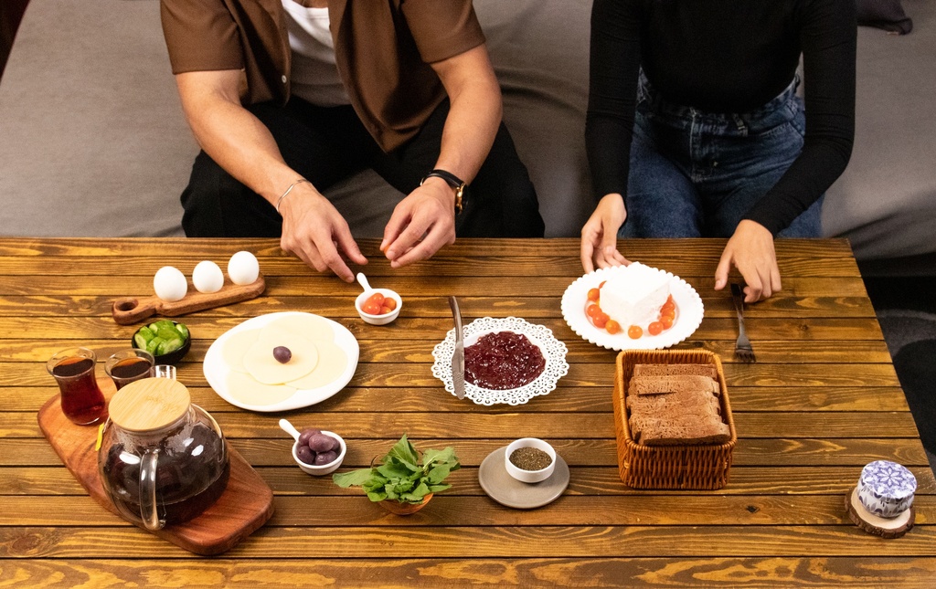  Breakfast table with a couple