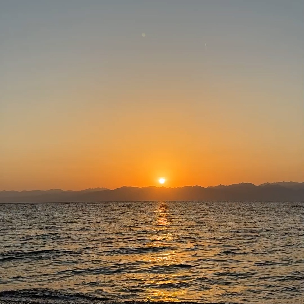 Sunrise Beach Timelapse Video