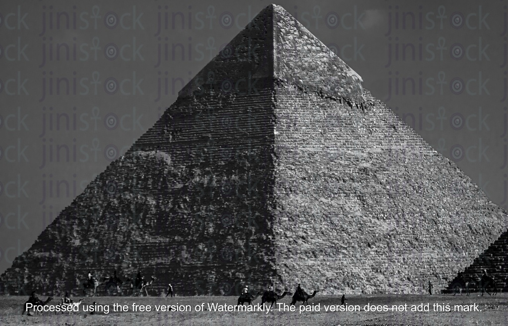 pyramids of giza in black and white