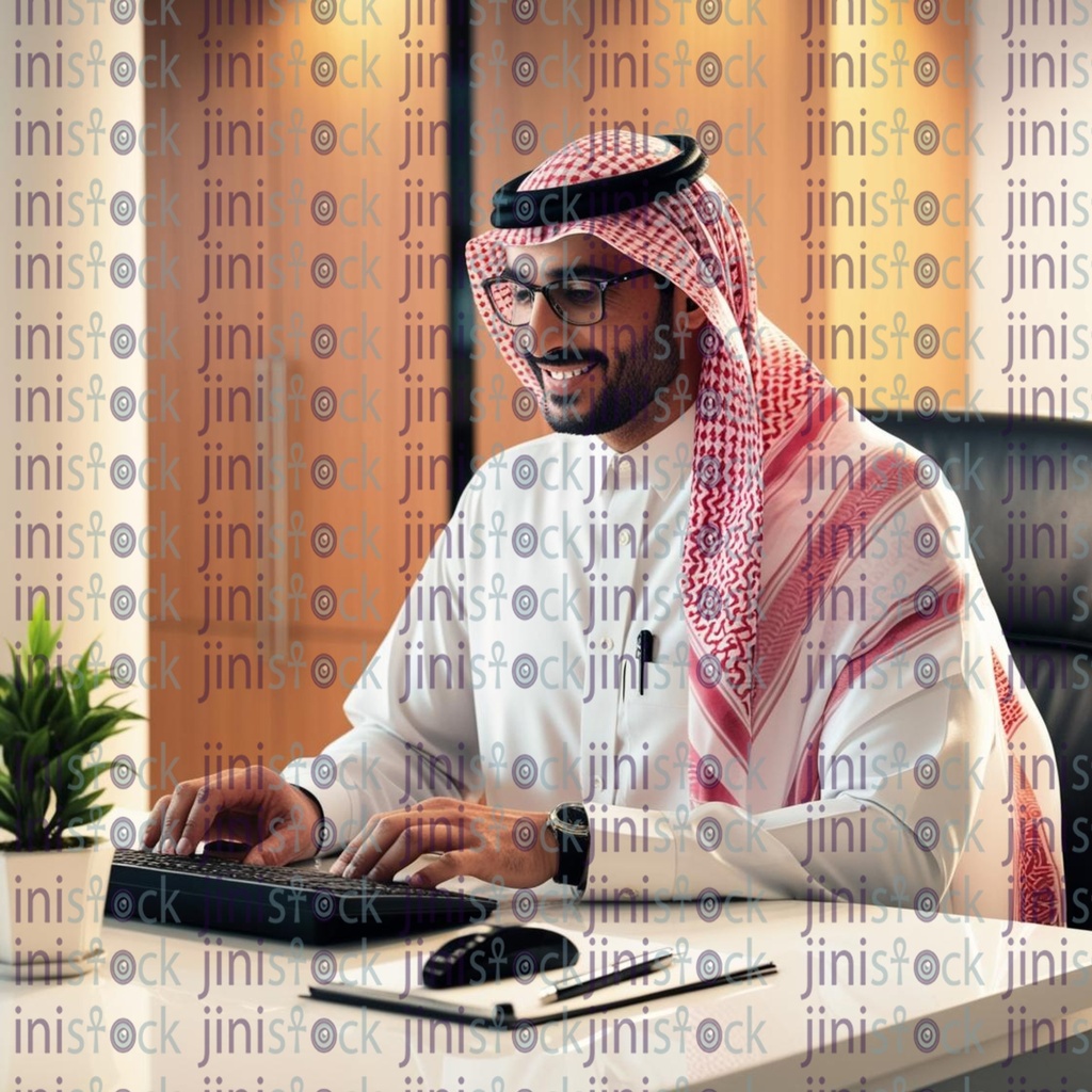 Saudi man at office