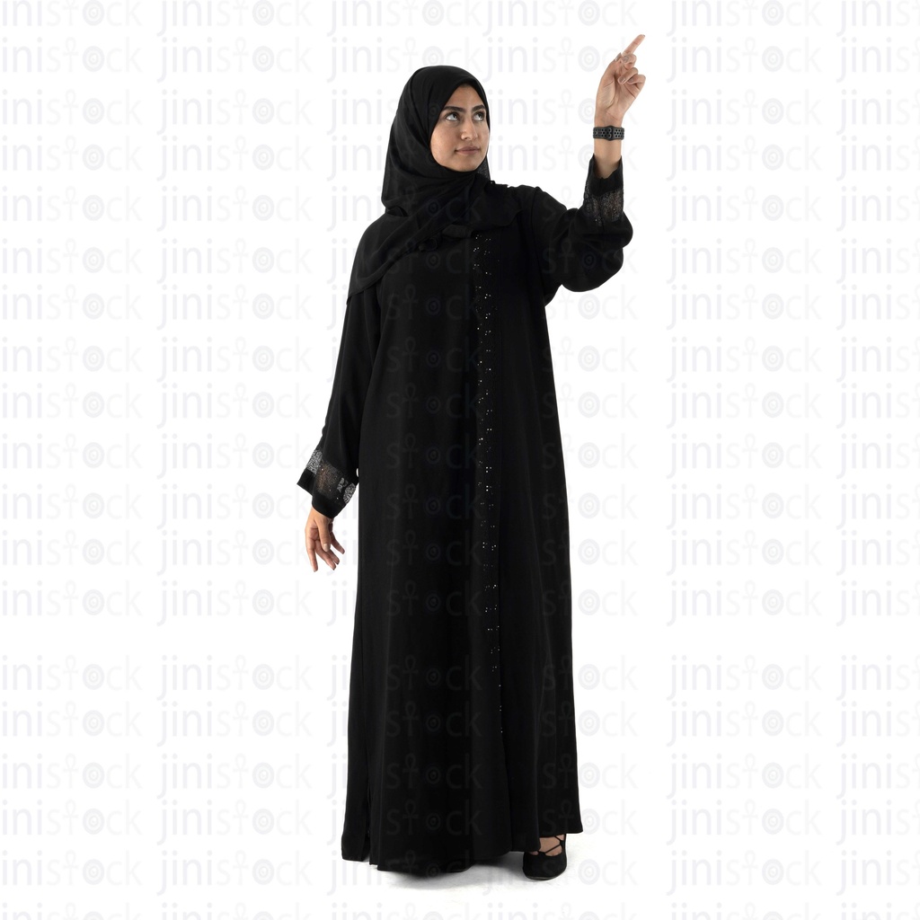 khaliji woman in black abaya