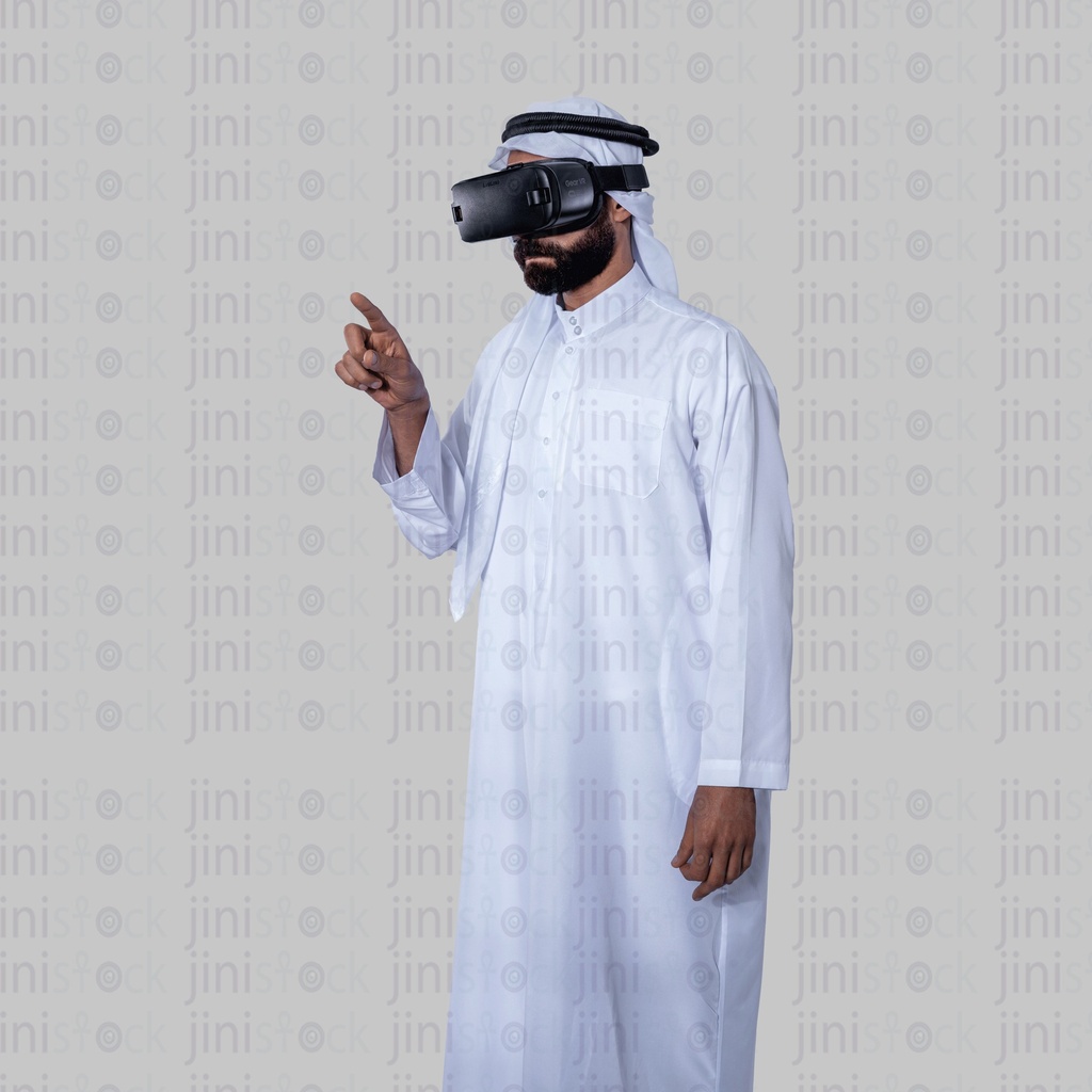 khaliji gulf saudi man wearing VR glasses