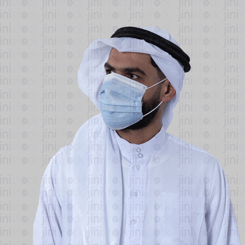 saudi khaliji man from gulf wearing a mask