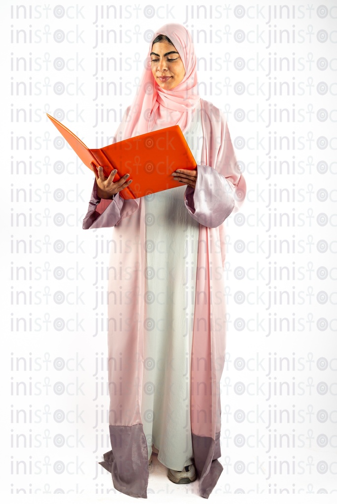 khaliji saudi arab woman from gulf checking a file