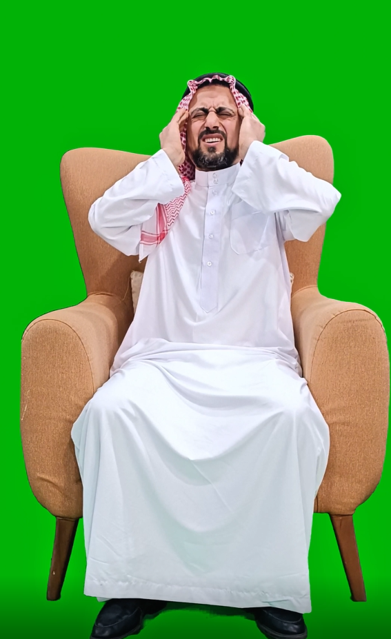 رجل خليجي سعودي يعاني من صداع