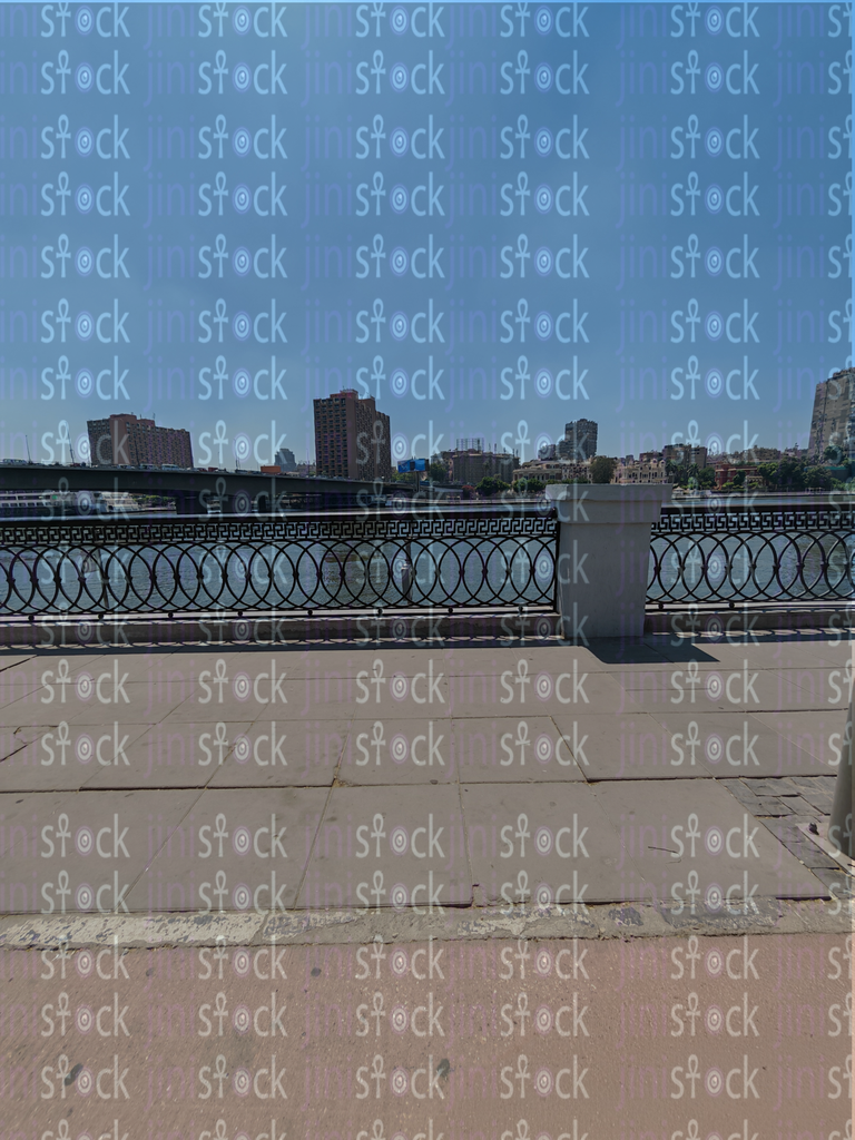 النيل يبتسم للشمس