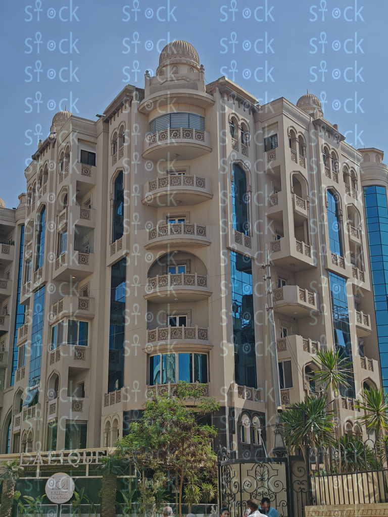 مبنى حديث طويل