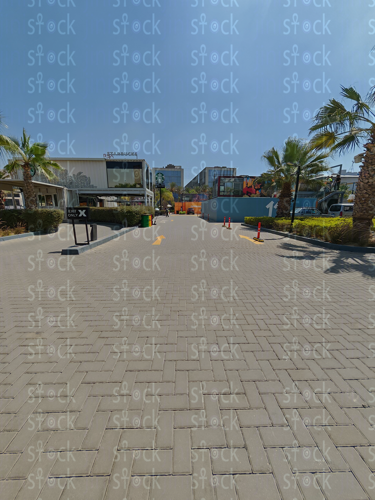 Wide pedestrian area