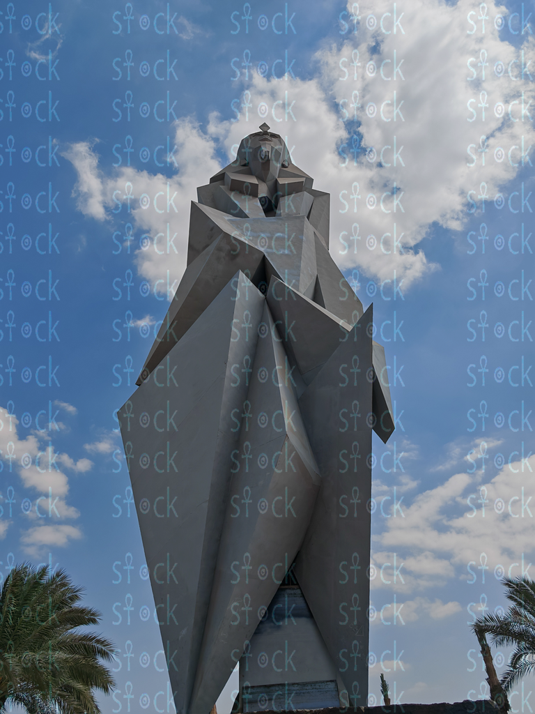  An imposing view of the statue from below