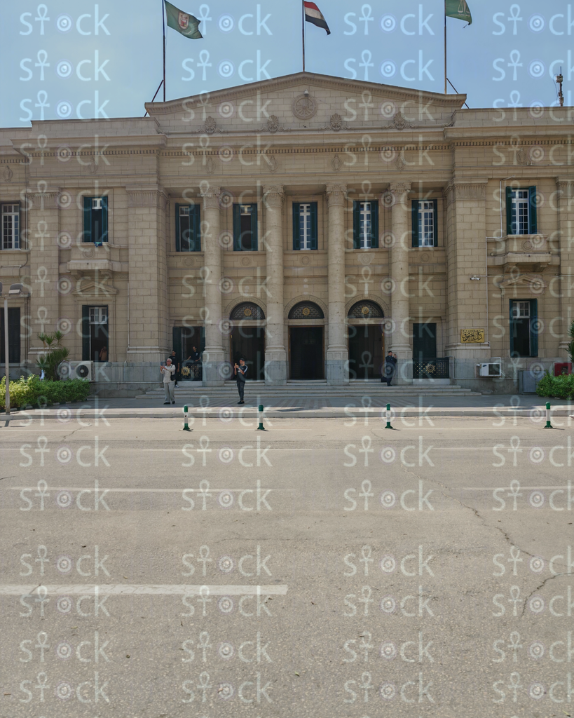 مبنى كلية الحقوق جامعة القاهره الرئيسي