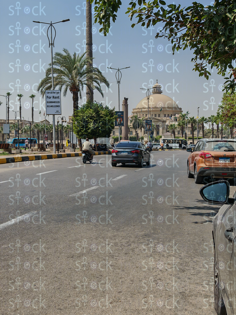  القبة الذهبية تحت شمس الصباح