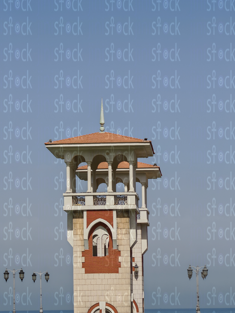 البرج التاريخي على ساحل الإسكندرية