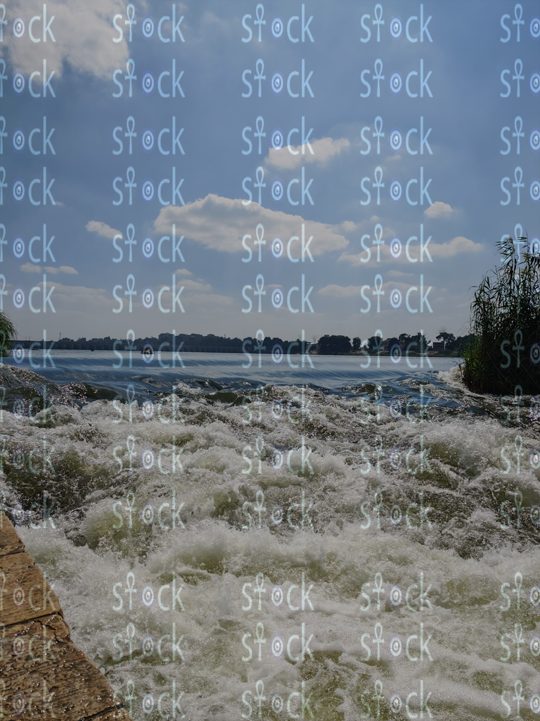 تيار نهري رغوي