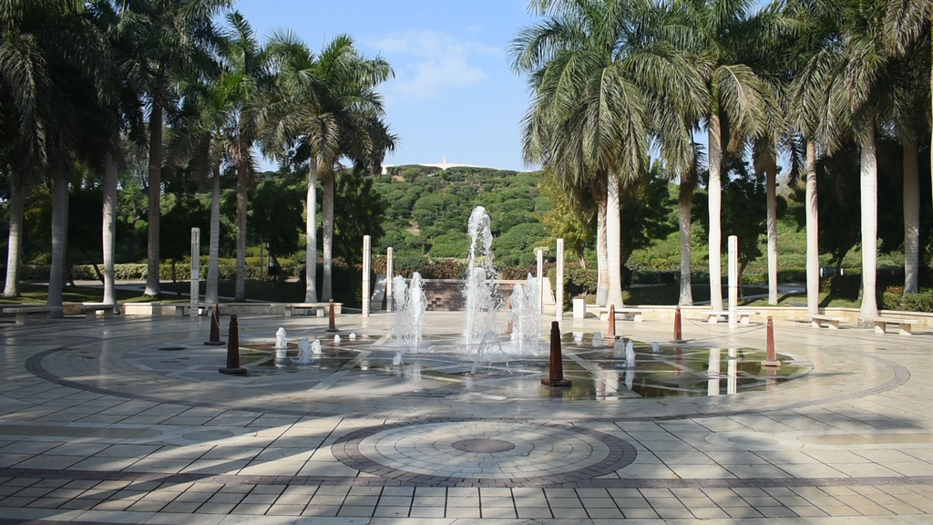 azher park entrance fountain