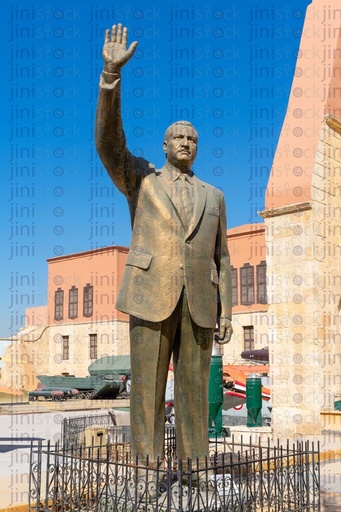 Gamal Abdel naser statue