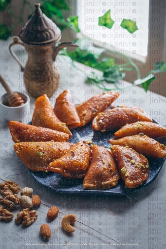 Kataif with nuts and honey