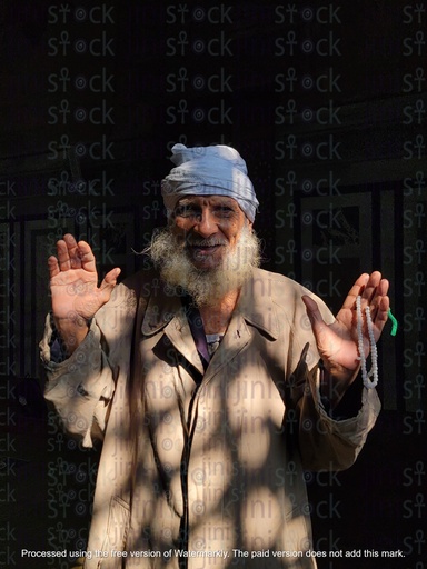 Old man with white beard sheikh