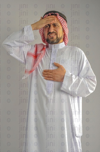 A Gulf man from Saudi Arabia or UAE suffers from fever or a high temperature and chest pain.