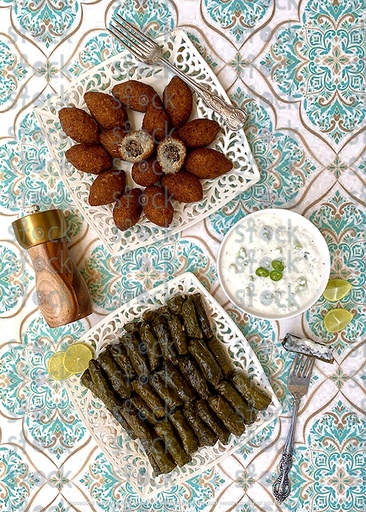 محشي ورق عنب وكبيبه وسلطه زبادي لذيذه