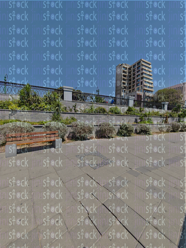 تخت للجلوس داخل الممشى