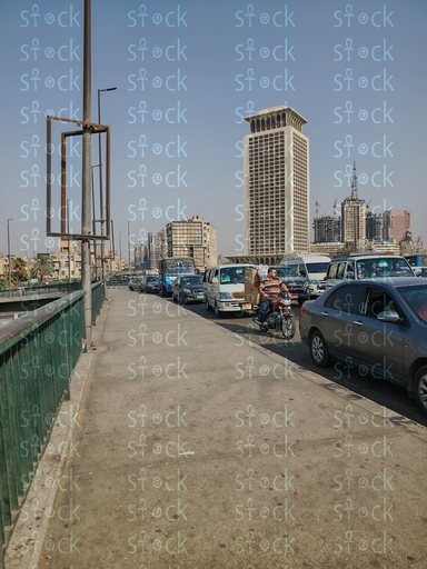 حركة المرور نهارا من احد الكباري