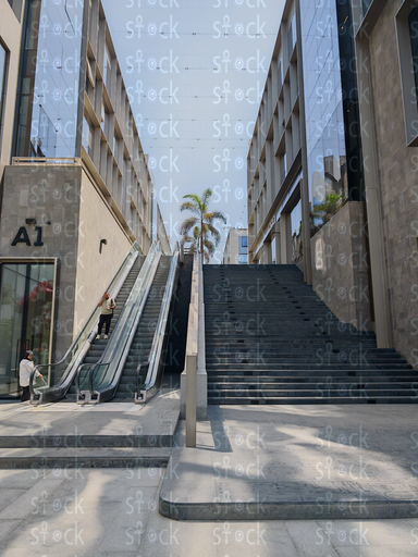  سلالم داخل مول 5A