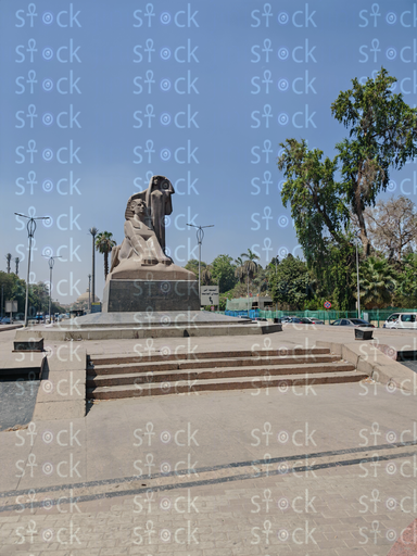تمثال نهضة مصر الشارع المتجه لميدان جامعة القاهرة