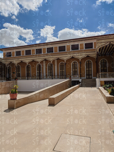 شرفة بإطلالة تاريخية بيت ديليسبس